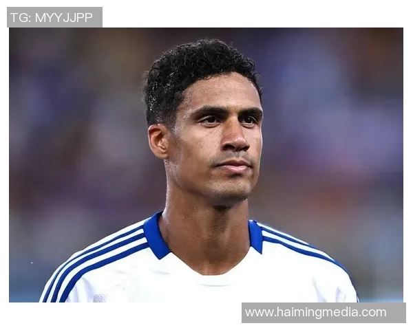 日本足球球星帅气形象与拼搏精神并存激励年轻一代球迷